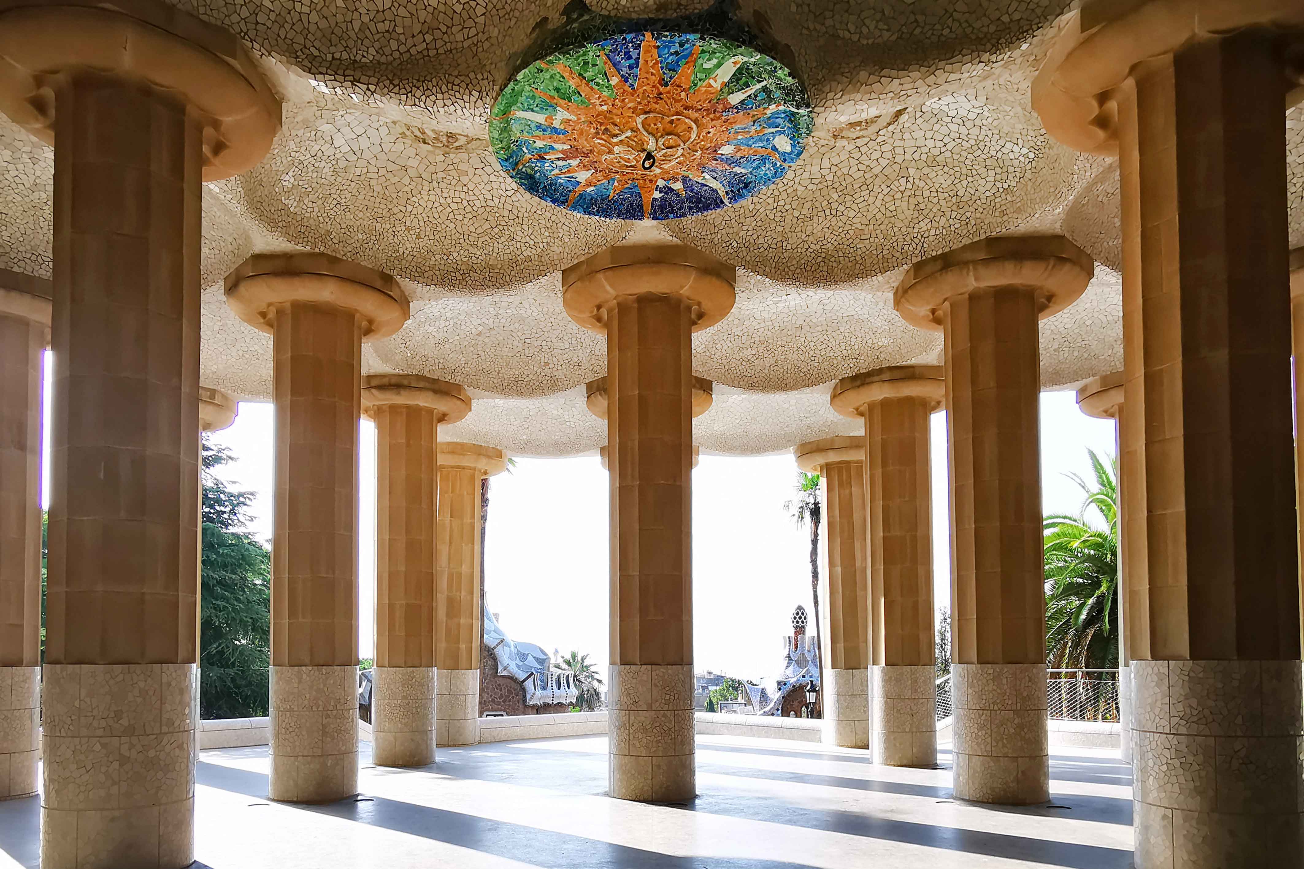 The Hipostyle room and Sarva Fountain
