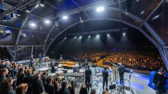 El Park Güell vibra con el Coro del Gran Teatre del Liceu